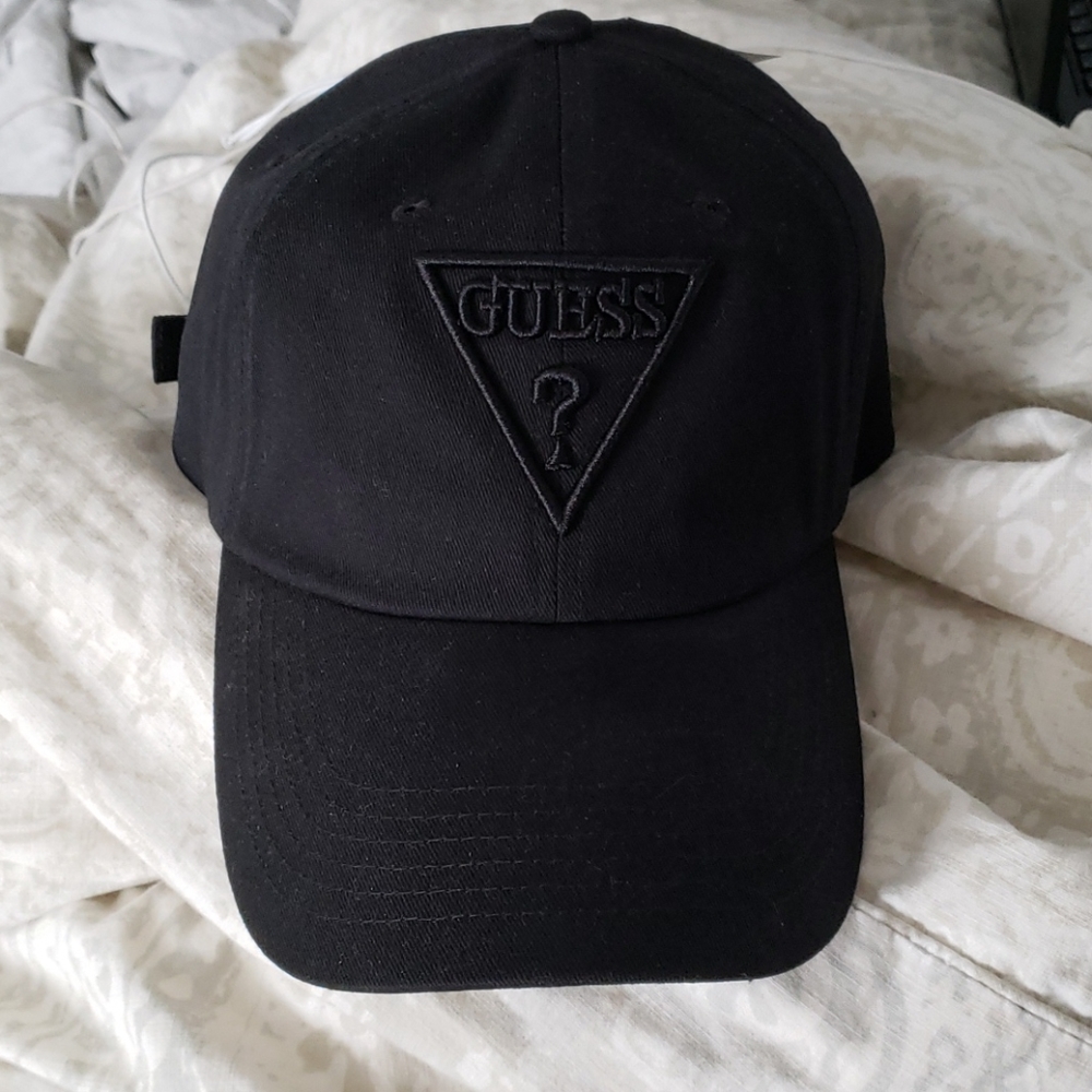 Guess logo baseball cap